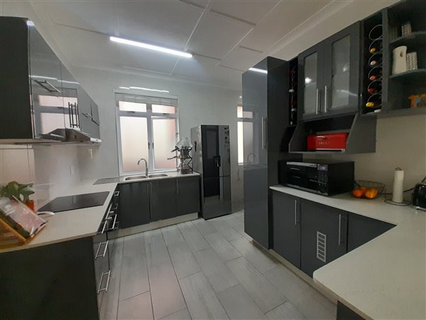 3 Bedroom Apartment 3 Bedroom Apartment