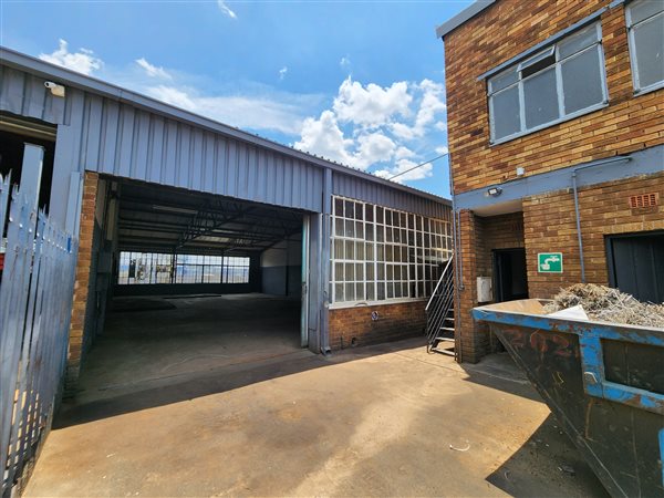 285  m² Industrial space