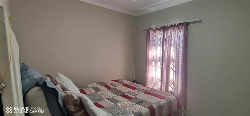 2 Bed House in Lenasia photo number 9
