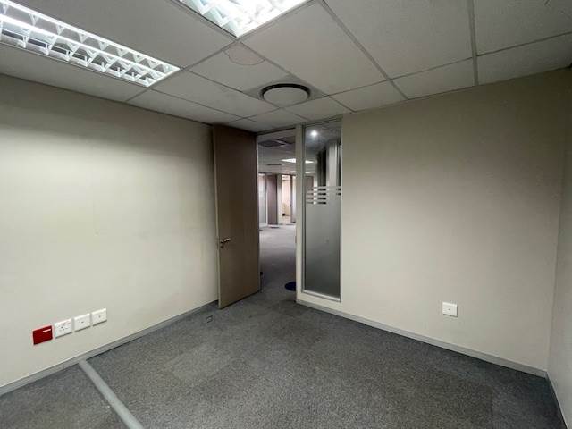 258  m² Commercial space in Die Hoewes photo number 5