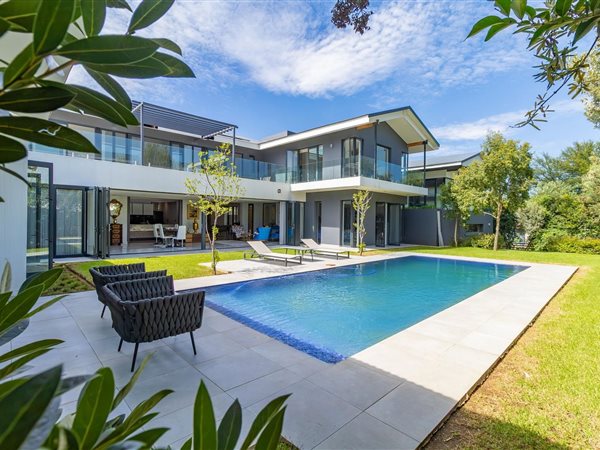 4 Bedroom House 4 Bedroom House
