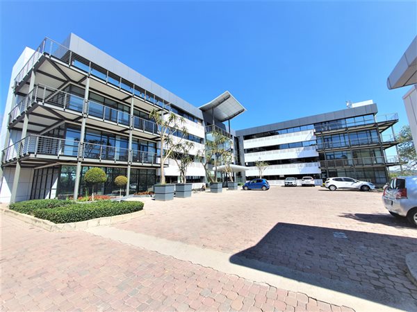 271  m² Commercial space