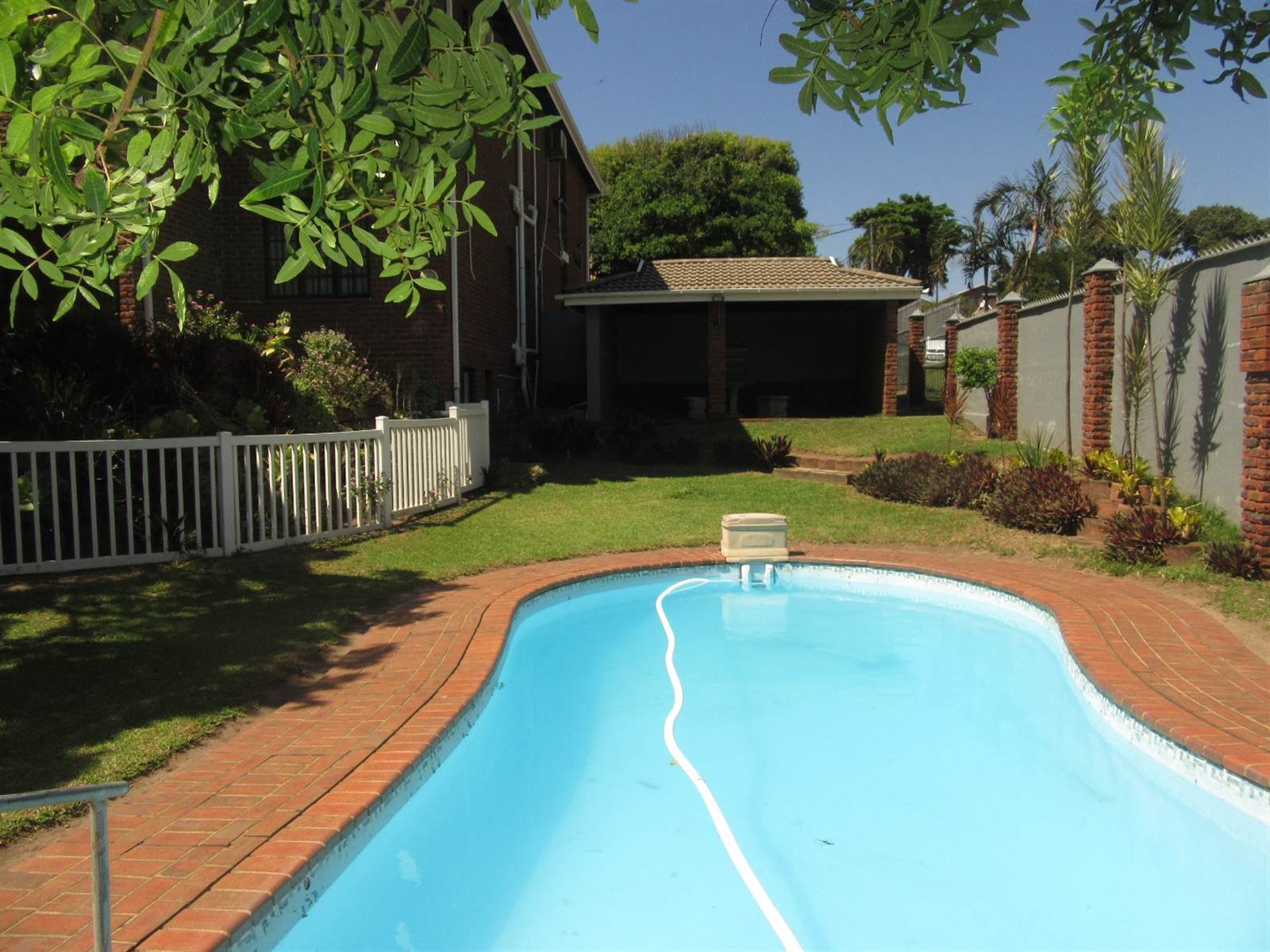 2 Bed Townhouse in Scottburgh Central photo number 4