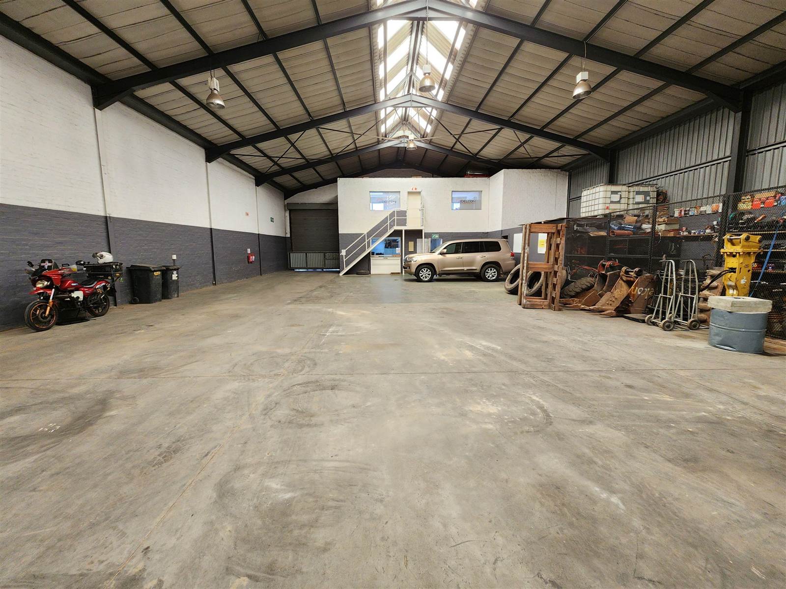 750  m² Industrial space in Brackenfell Industrial photo number 3