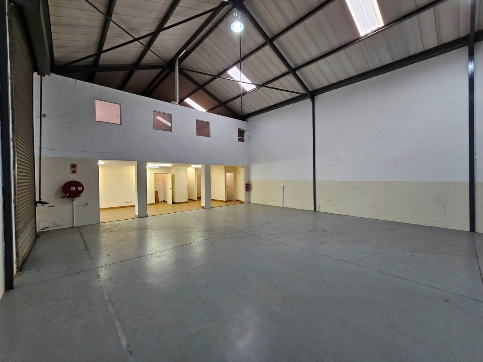 255  m² Industrial space in Somerset West Central photo number 2