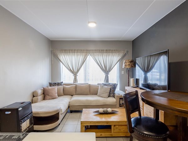 2 Bed Apartment in Parklands North