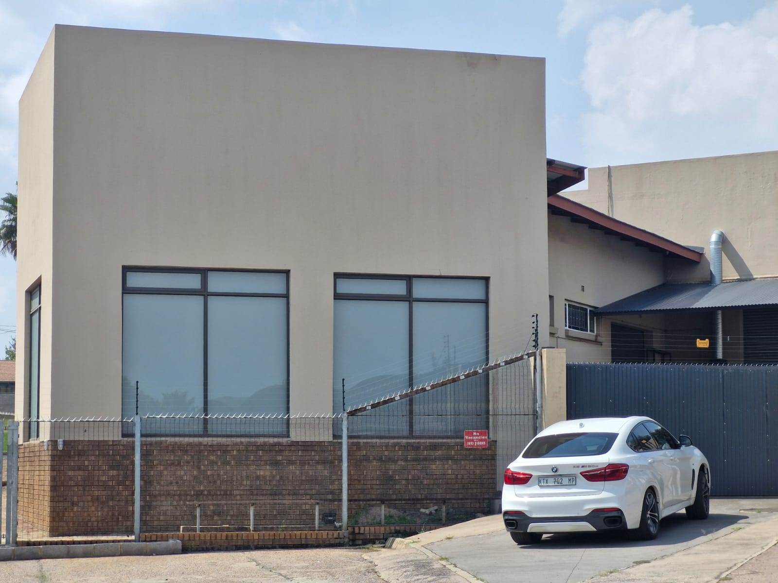 300  m² Retail Space in Klipfontein photo number 5