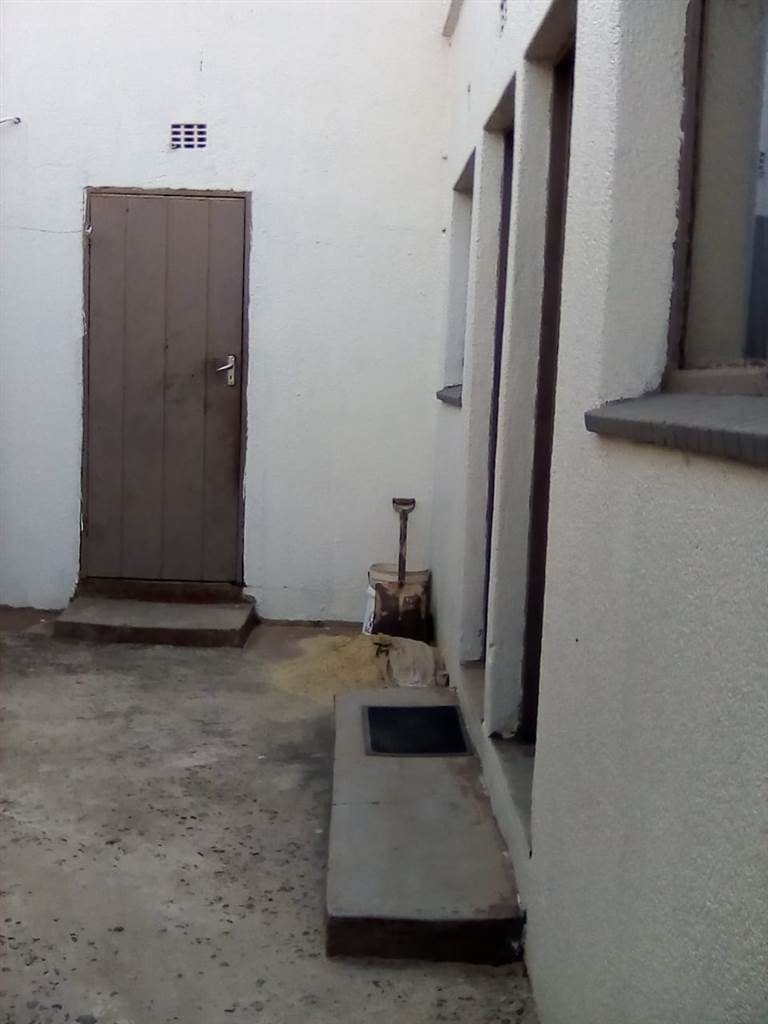 2 Bed House in Naledi photo number 13
