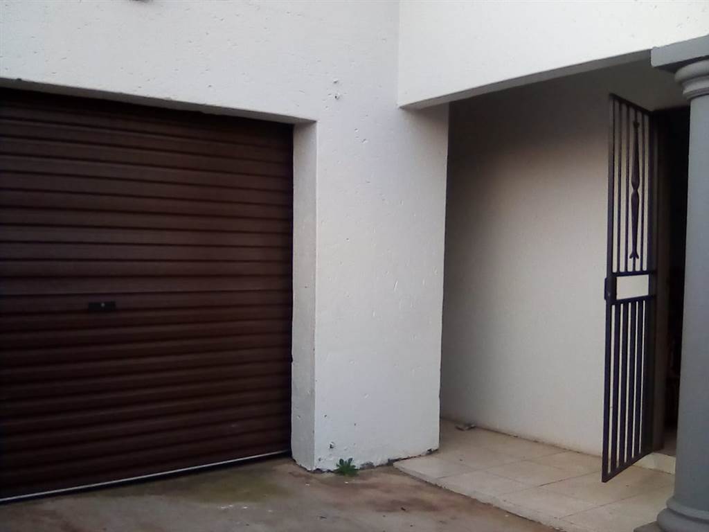 2 Bed House in Naledi photo number 15