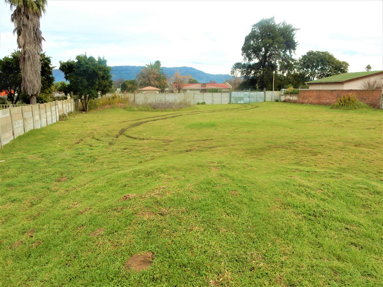 1487 m² Land available in Wolseley photo number 4