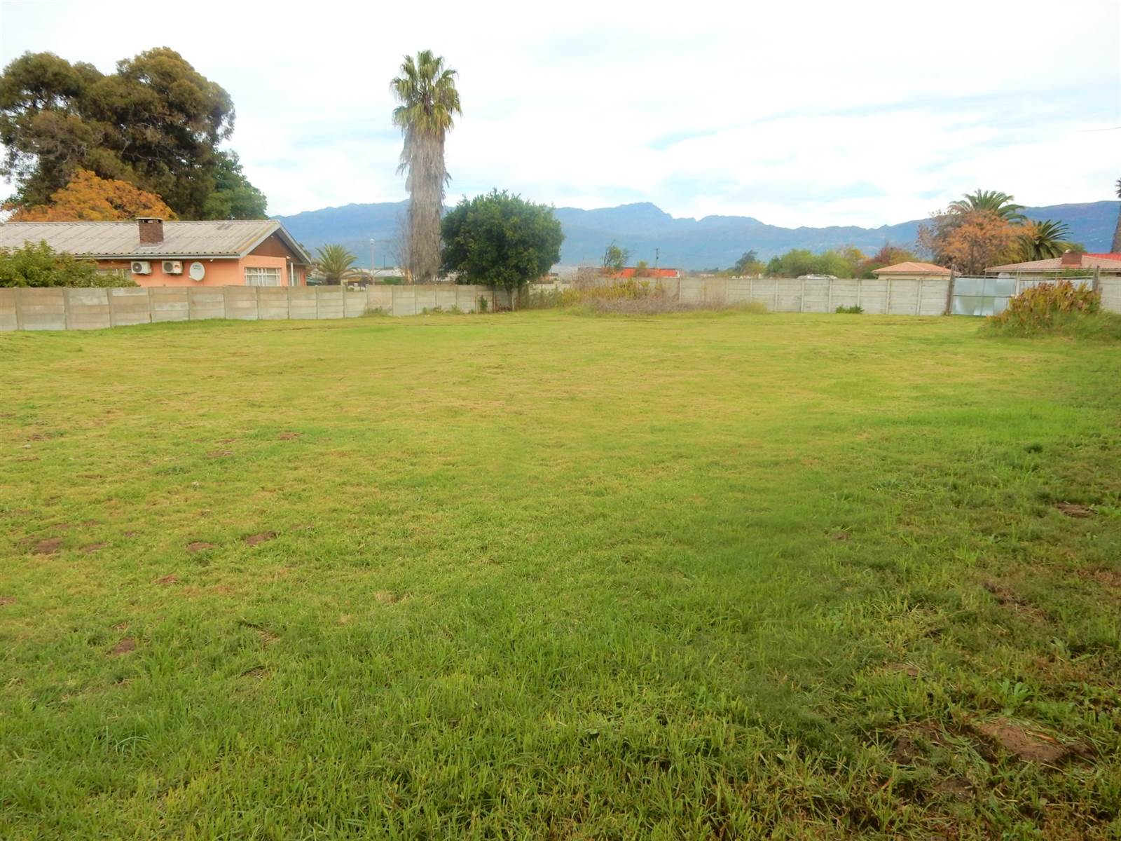 1487 m² Land available in Wolseley photo number 1