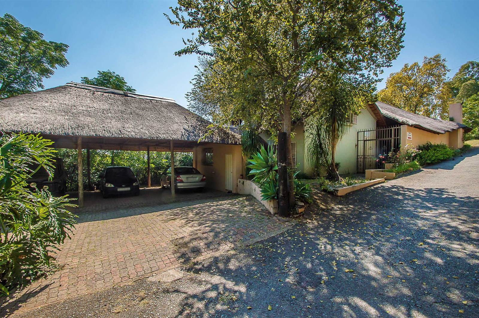 1.6 ha Smallholding in Ruimsig Country Estate photo number 5