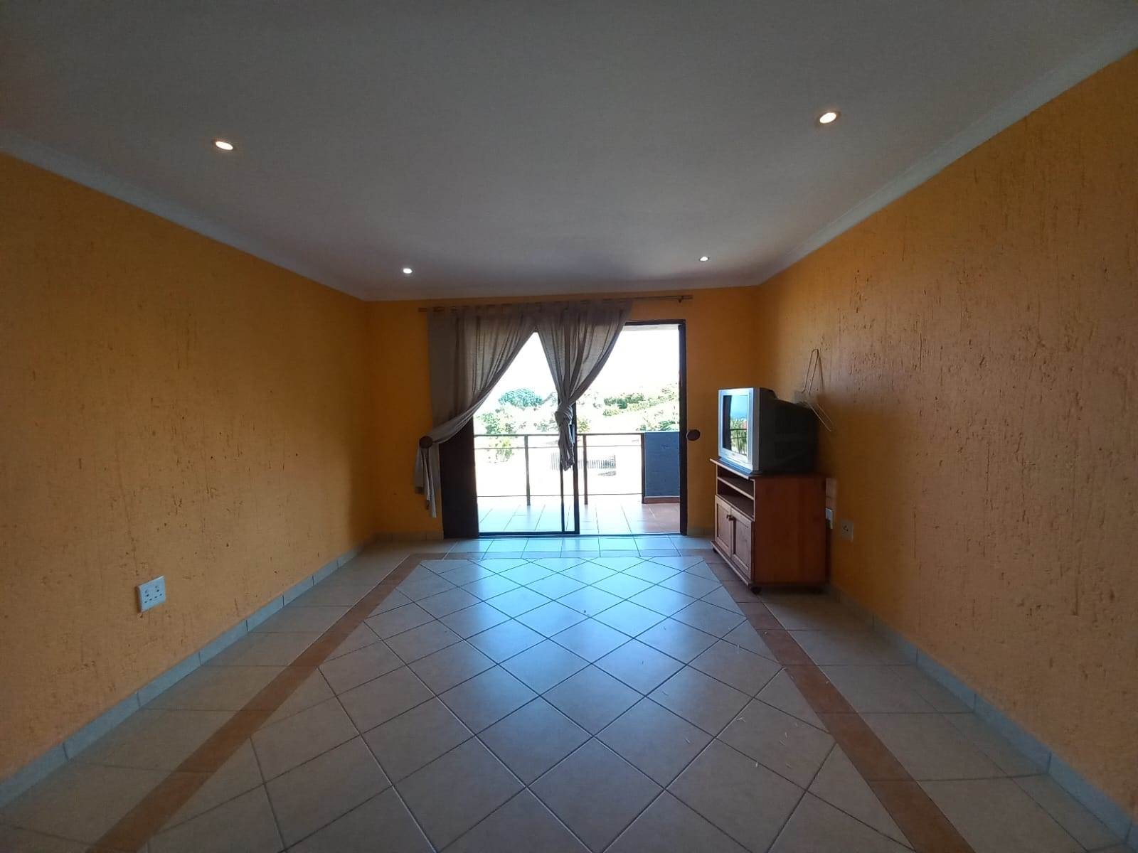 2 Bed Apartment in Manaba photo number 5