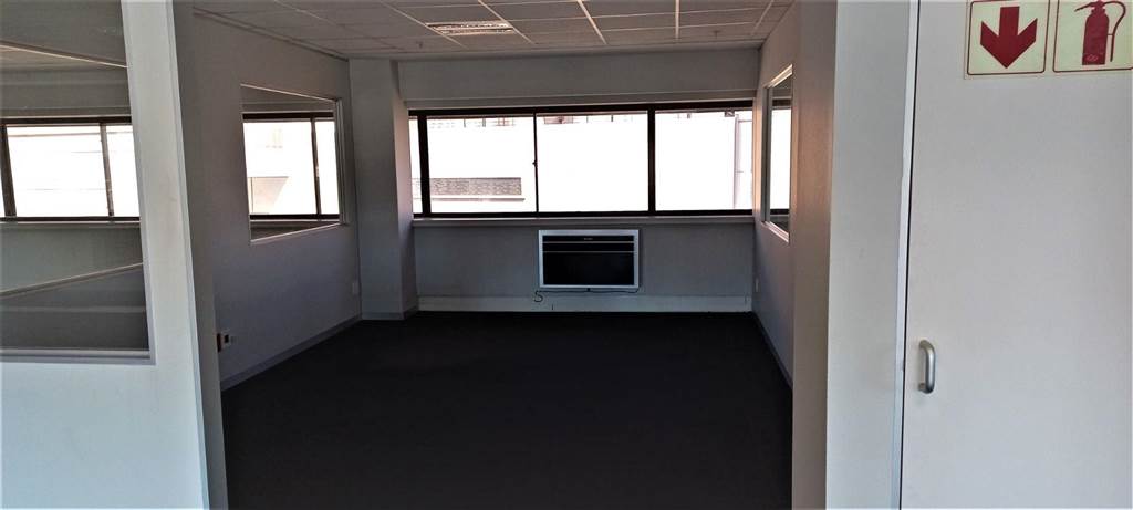 714  m² Commercial space in Sandown photo number 18
