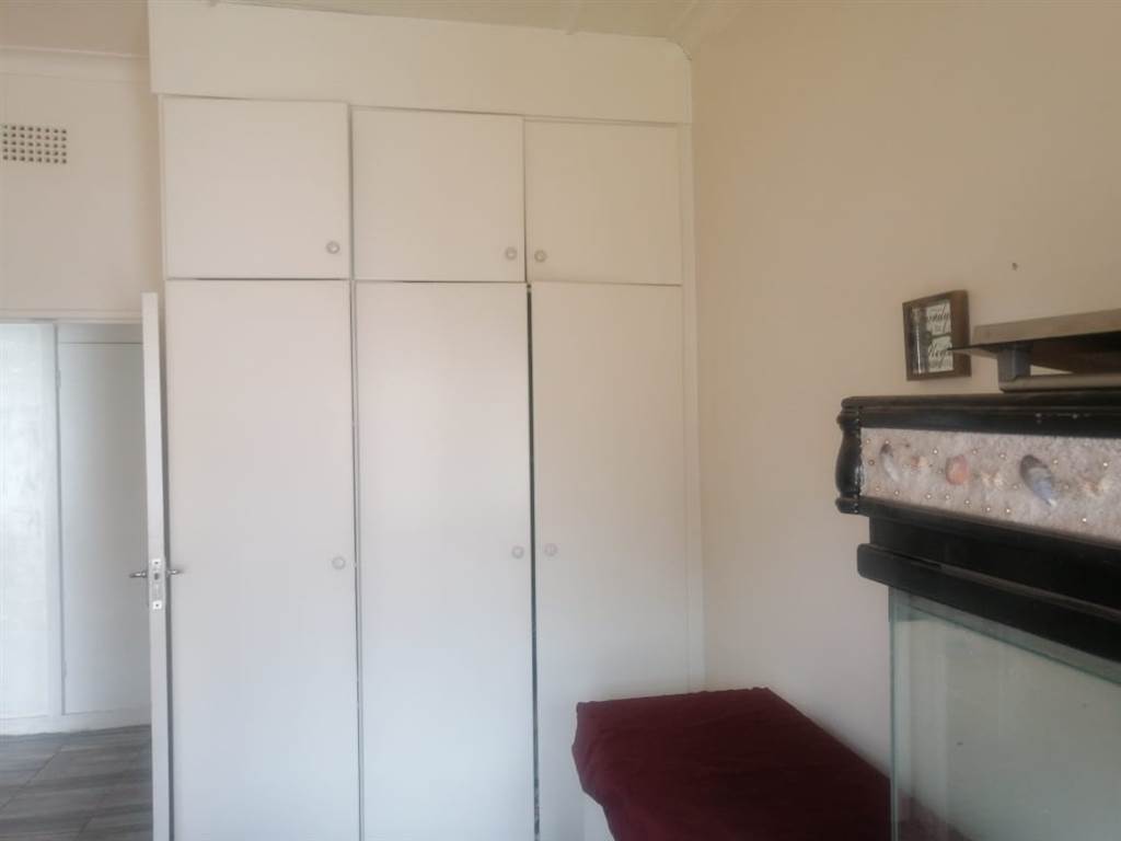 2 Bed House in Sydenham photo number 13