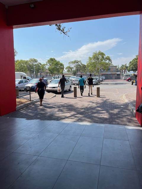 57  m² Retail Space in Parow Central photo number 5