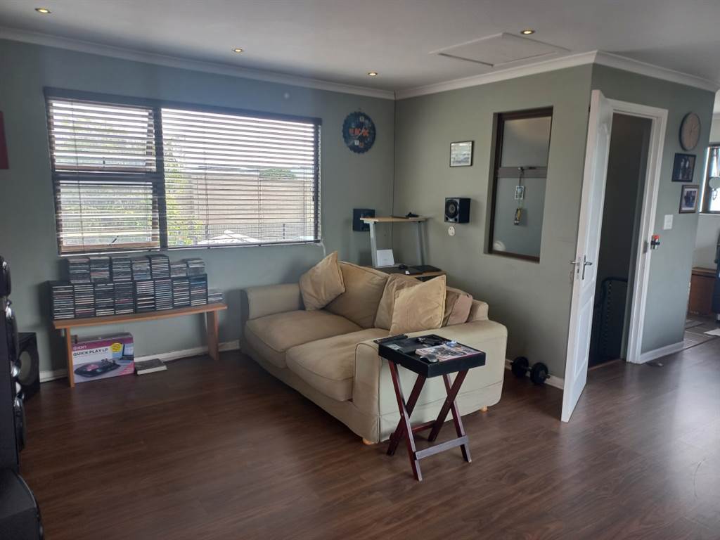 3 Bed House in Milnerton photo number 18