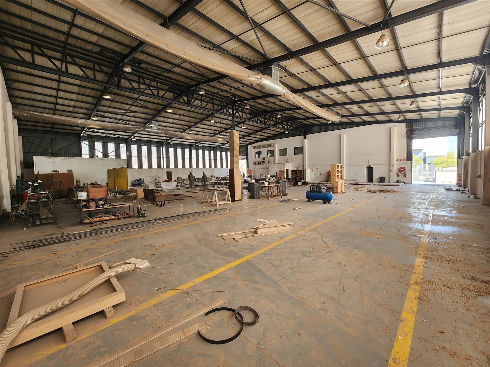 1311  m² Industrial space in North Riding photo number 2