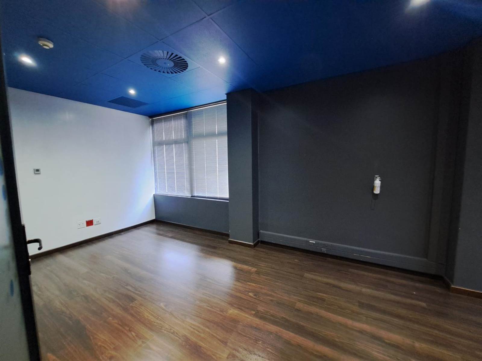 970  m² Office Space in Menlyn photo number 4