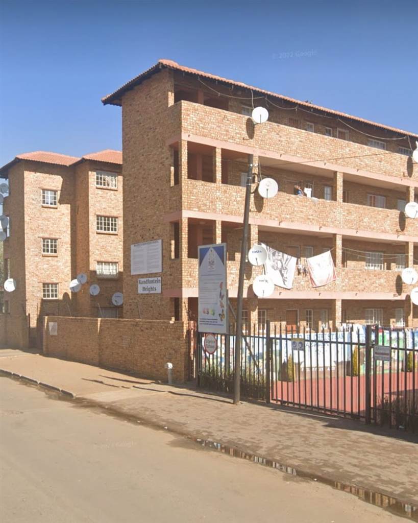 1 Bed Flat in Randfontein Central photo number 1