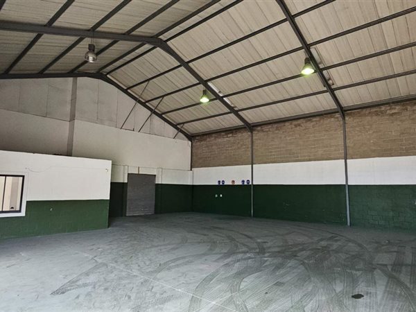 300  m² Industrial space