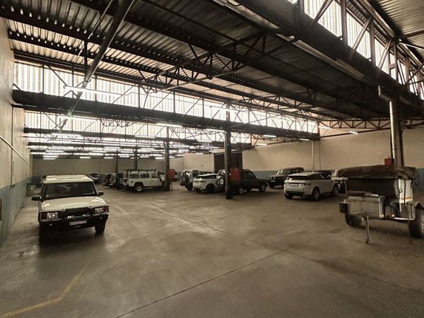 2 500  m² Industrial space