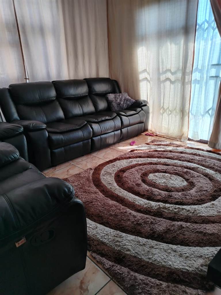 3 Bed House in Olievenhoutbosch photo number 5