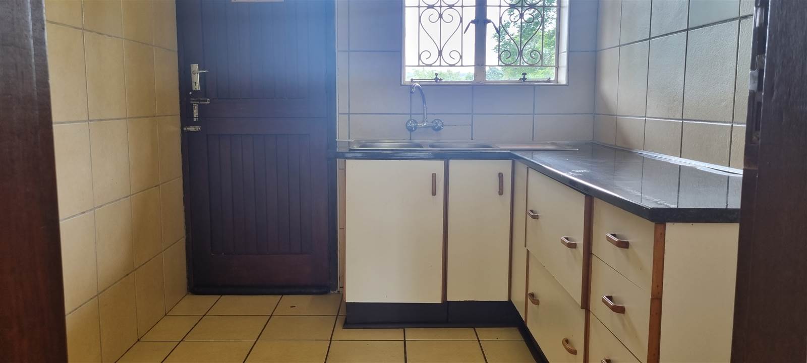 2 Bed Apartment in Eshowe photo number 5