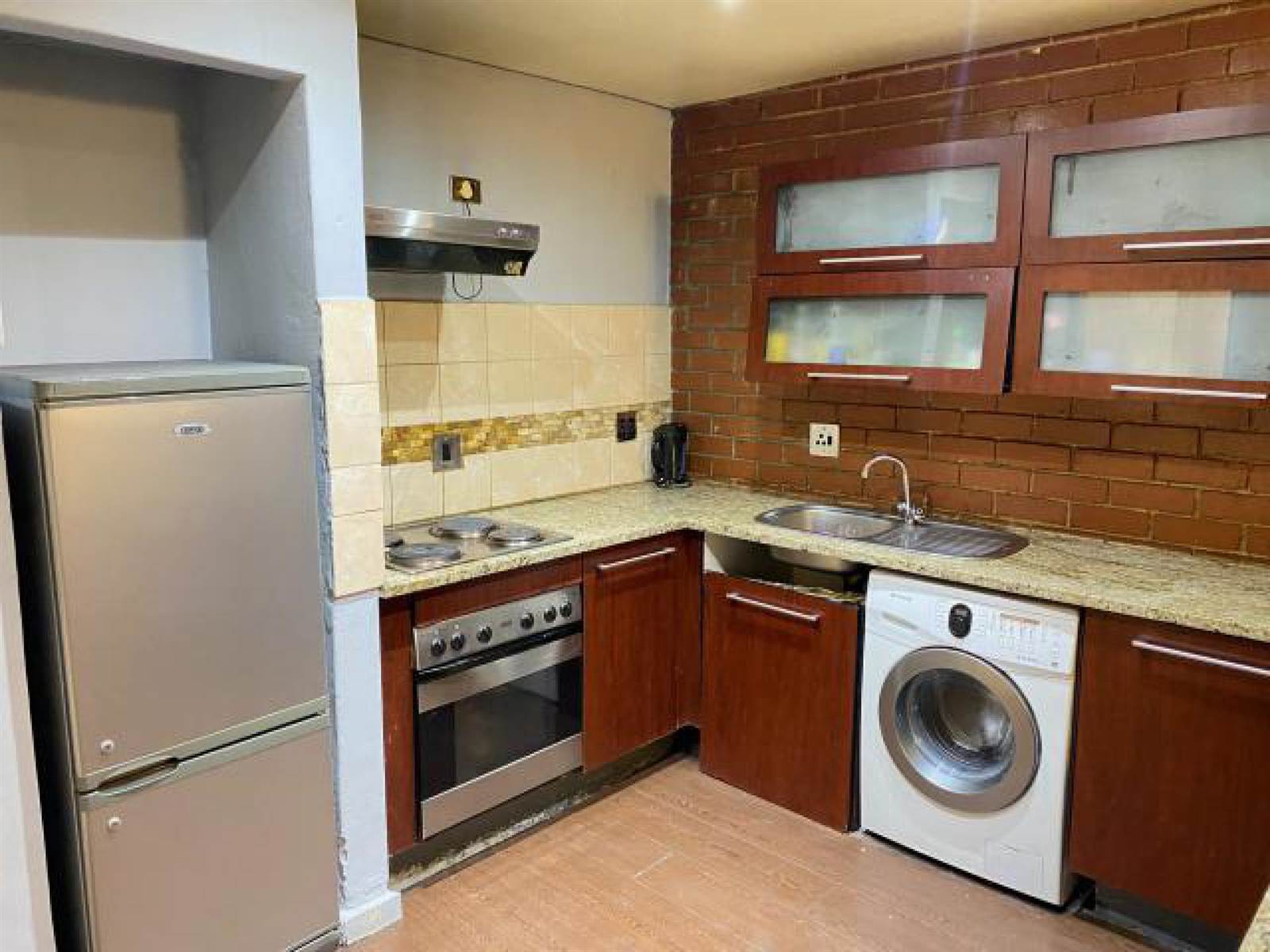 2 Bed Townhouse in Braamfontein photo number 4