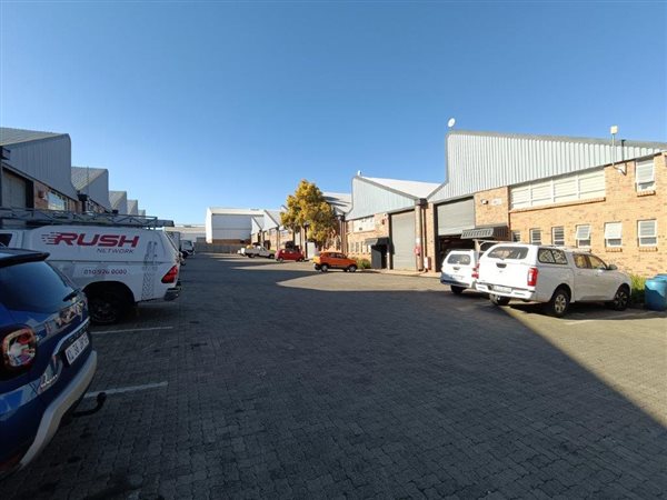 258 m² Industrial space 258 m² Industrial space