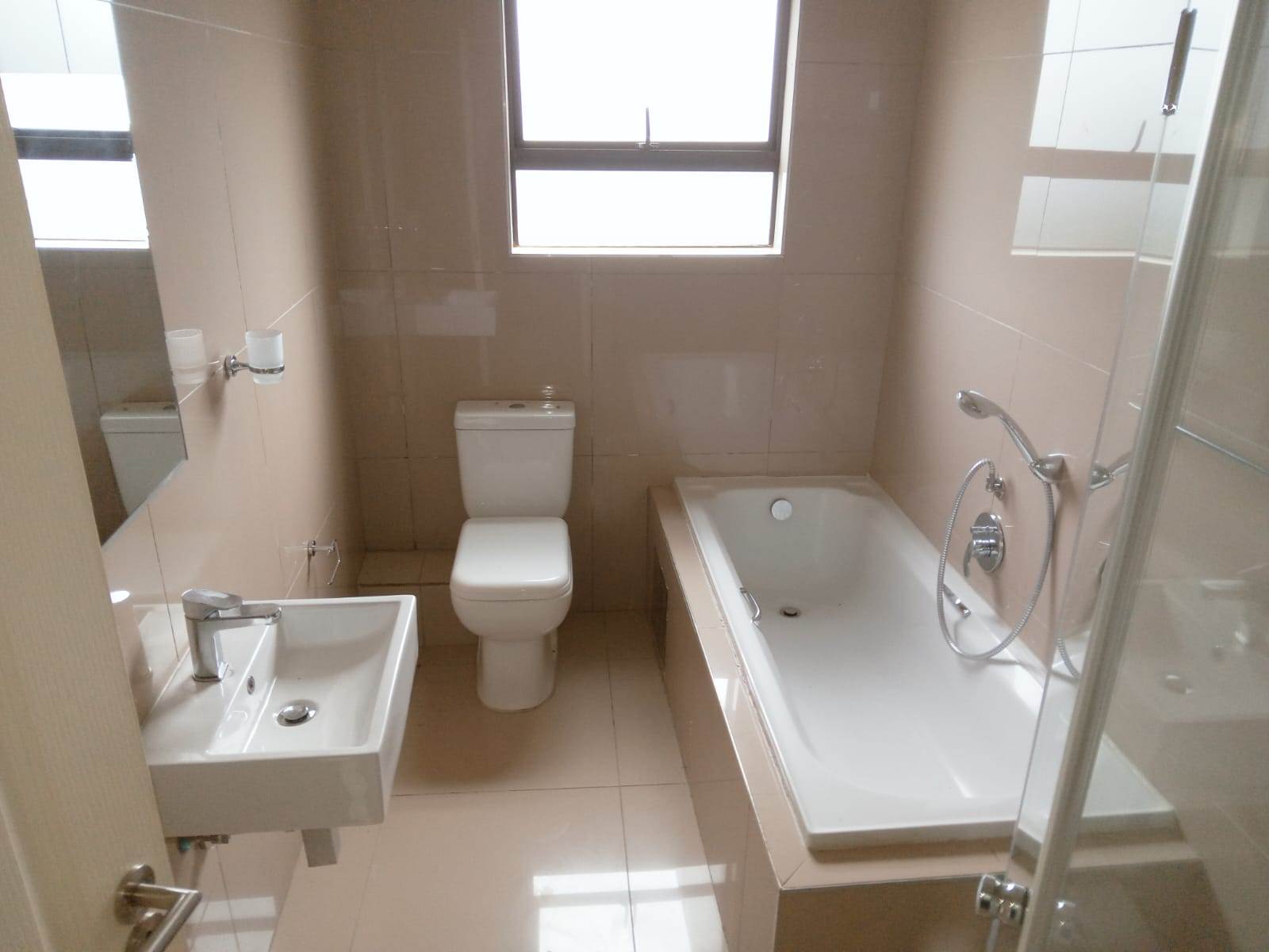 3 Bed Penthouse in Athlone Park photo number 26