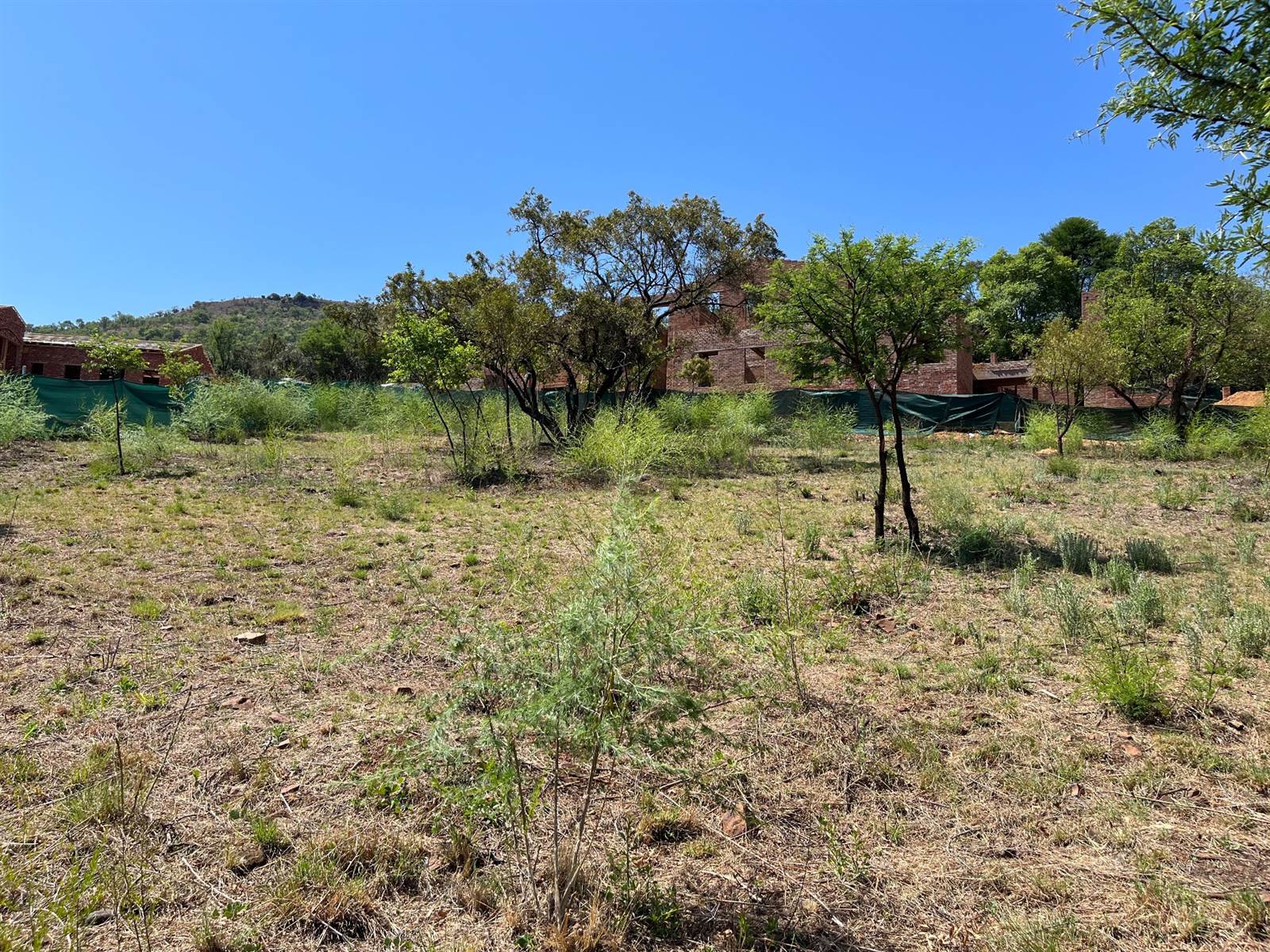 1319 m² Land available in Estate D Afrique photo number 7