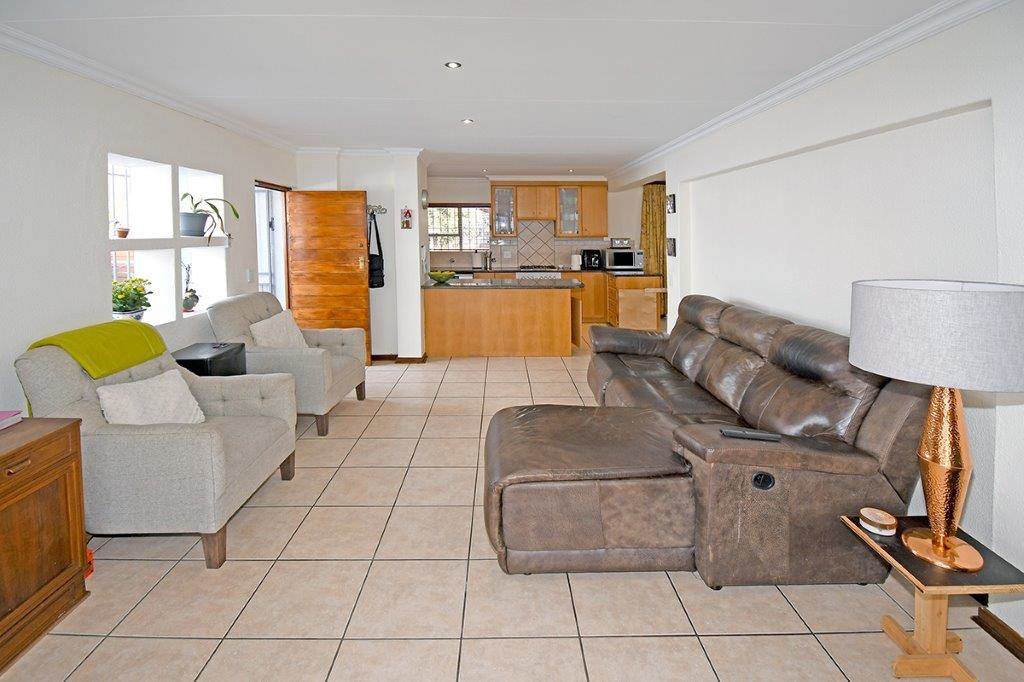 3 Bed House in Marais Steyn Park photo number 13