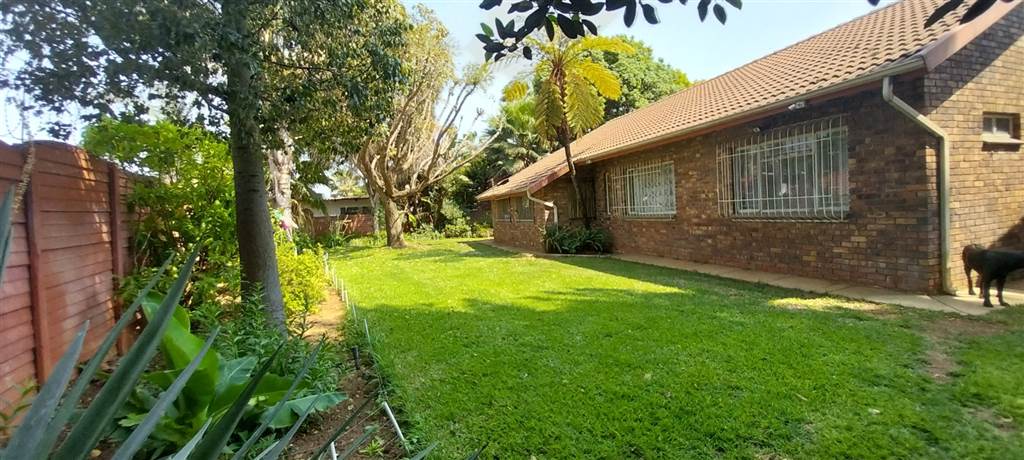 3 Bed House in Pretoria North photo number 17