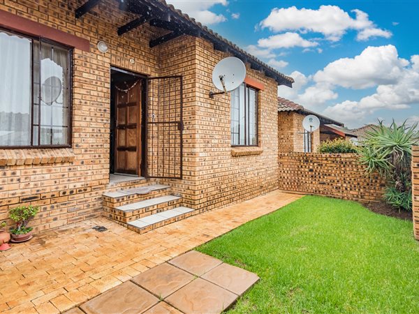 2 Bedroom Townhouse 2 Bedroom Townhouse