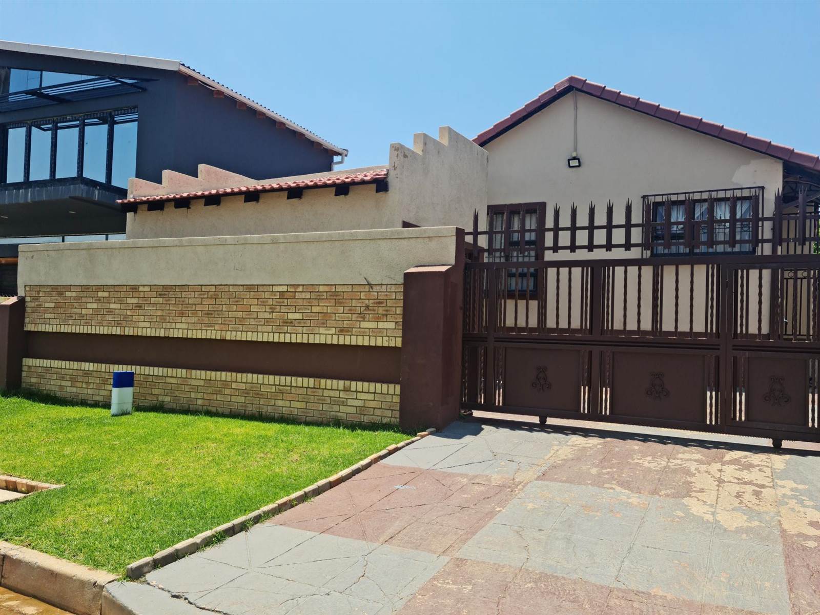 3 Bed House in Meredale photo number 1
