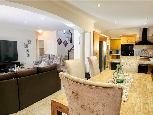 4 Bedroom Townhouse 4 Bedroom Townhouse