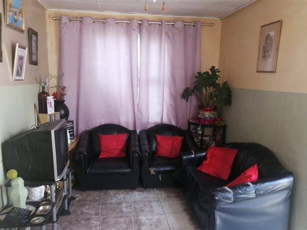 2 Bed House in Lavender Hill