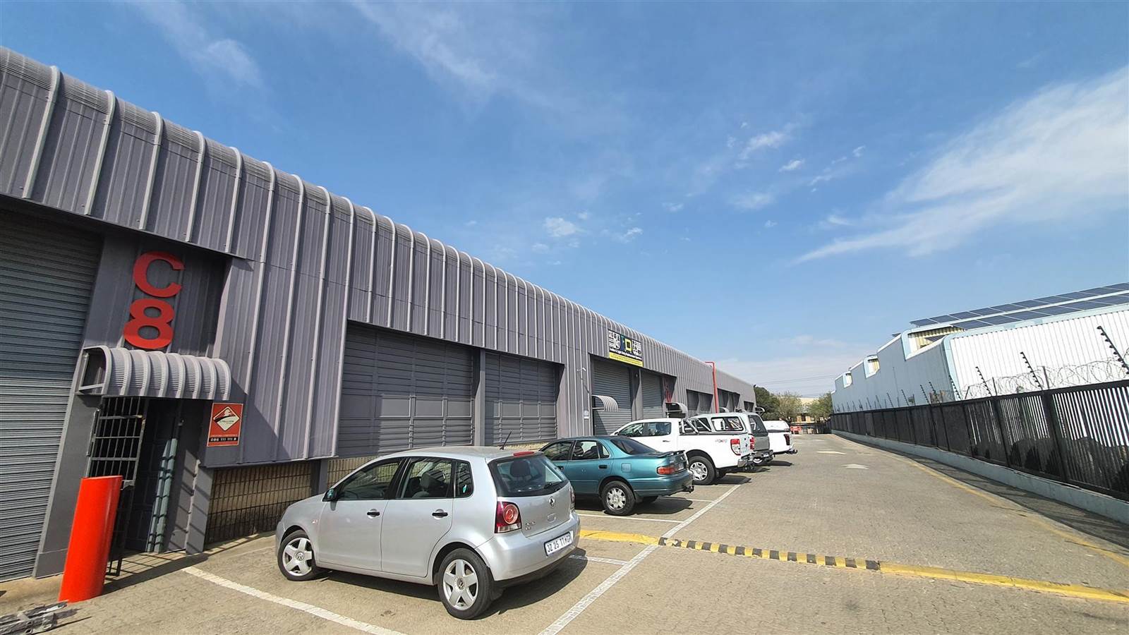 549  m² Industrial space in Selby photo number 1