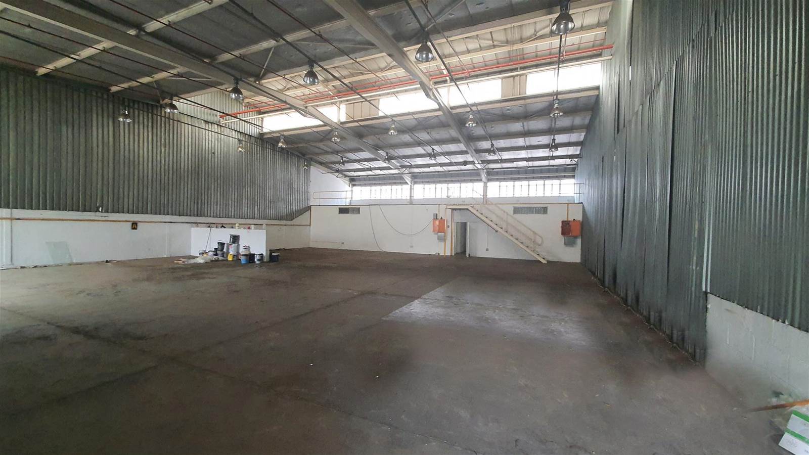 549  m² Industrial space in Selby photo number 4