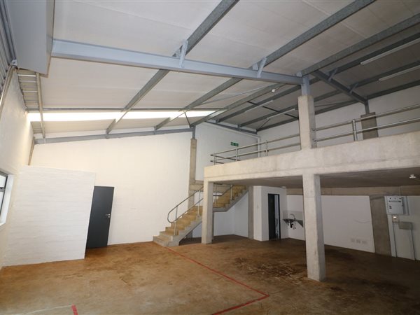 271  m² Commercial space