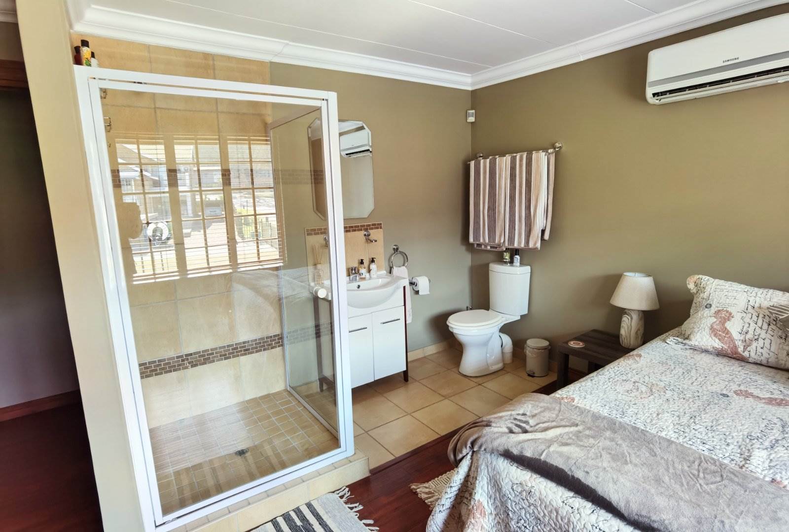 4 Bed House in Kungwini Country Estate photo number 16