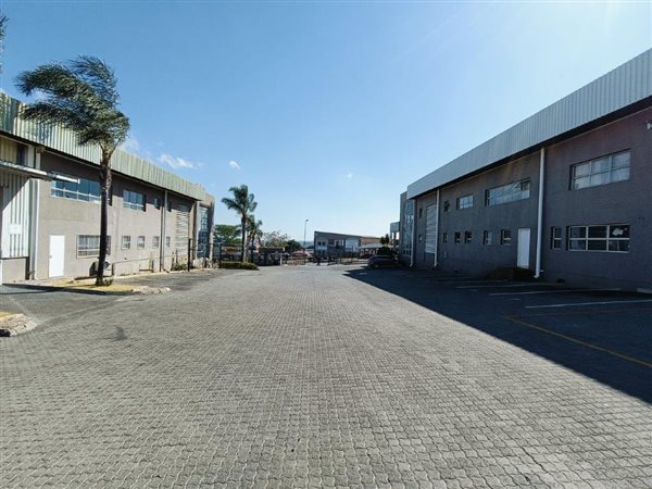 1 261  m² Industrial space