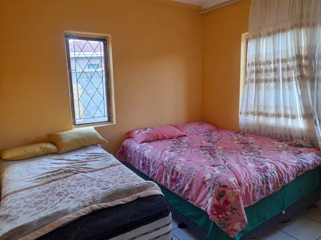3 Bed House in Umlazi photo number 7