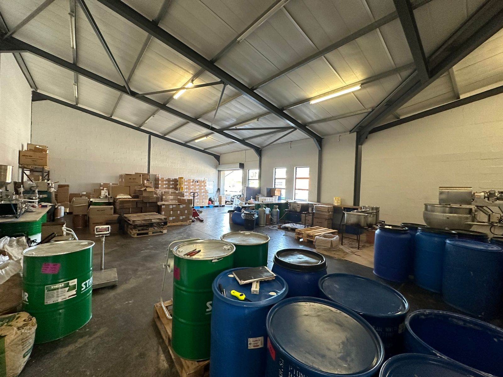 175  m² Industrial space in Wetton photo number 7