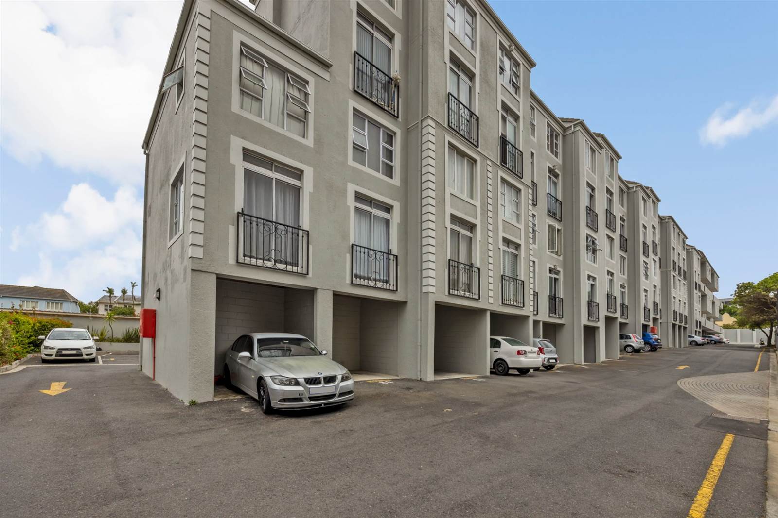 3 Bed Apartment in Milnerton Central photo number 27