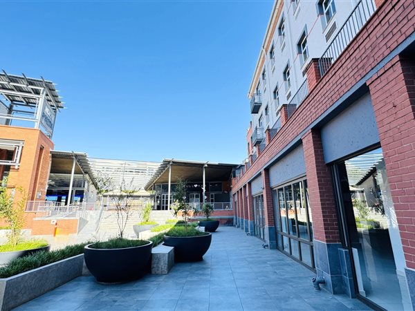 490 m² Retail Space 490 m² Retail Space