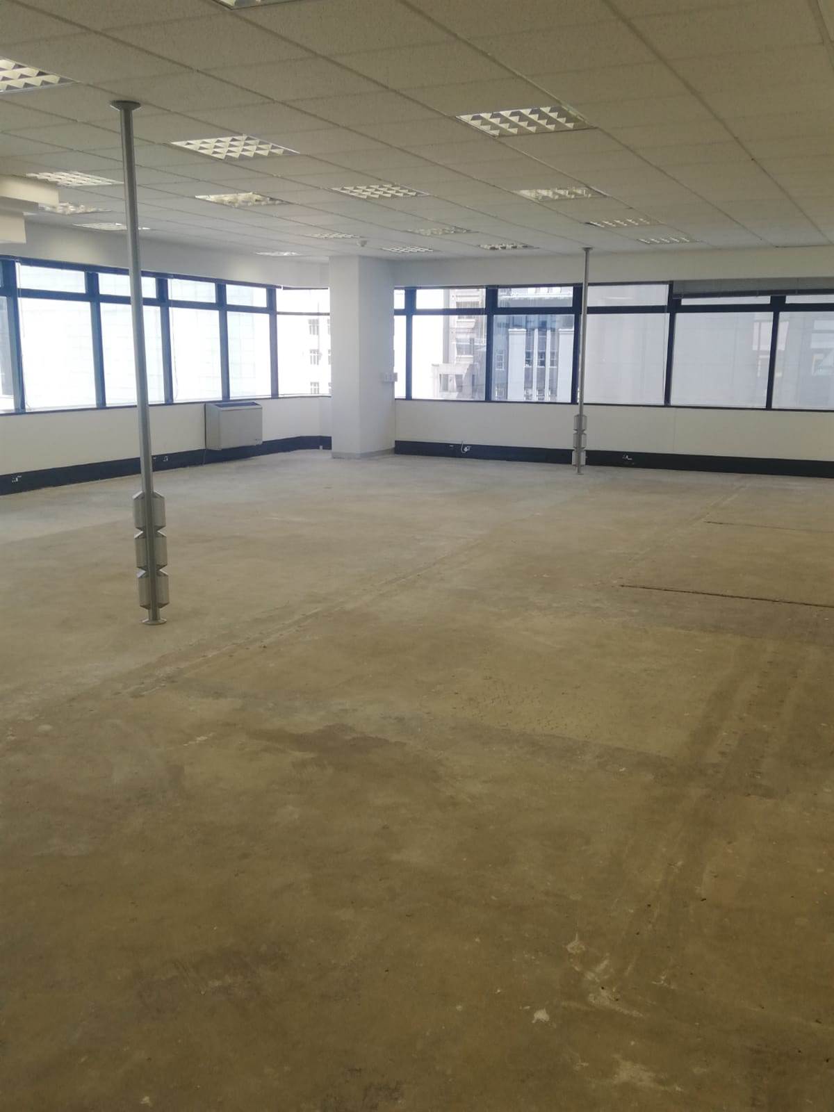 270  m² Office Space in Cape Town City Centre photo number 9