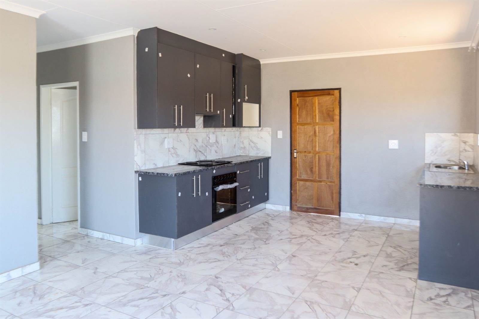 3 Bed House in Reiger Park photo number 9