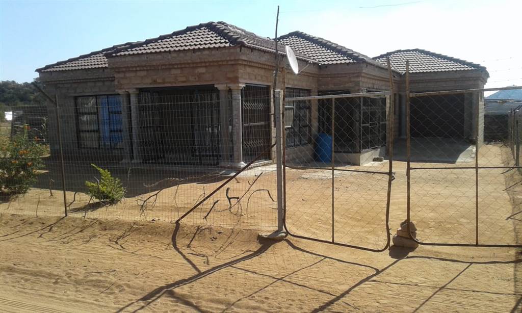 3 Bed House in Mankweng photo number 5
